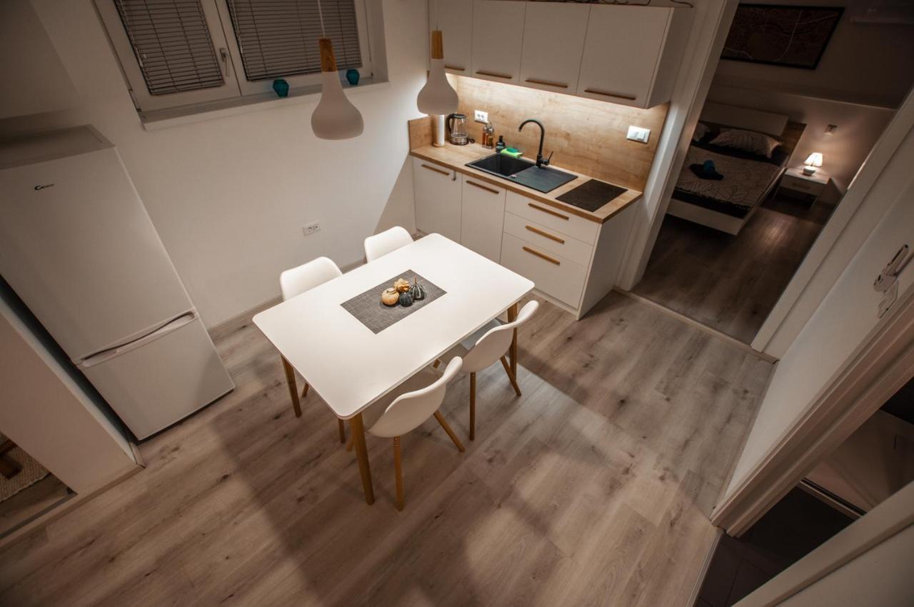 Cozy Little Apartments Ig Bagian luar foto